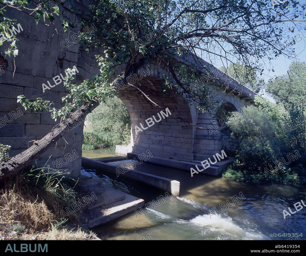 PUENTE DE SAN FERNANDO SOBRE EL RIO MANZANARES - SIGLO XVIII.