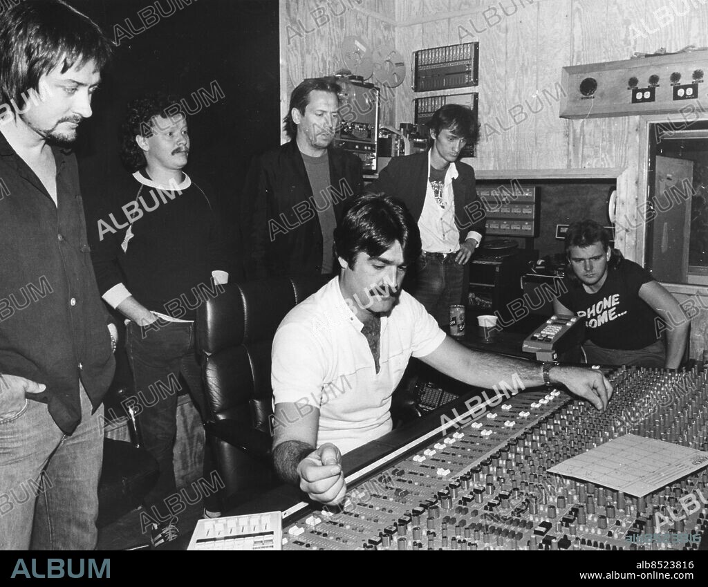 USA NEW YORK 1984-10.. Infört i GP 1984-11-08. Sångaren Totta Näslund i New York - inspelningsteknikern heter David Ruffo, de övriga är Bernt Andersson, Bengt Blomgren, Niels Nordin. Foto: Claes Lewerentz / Kamerareportage / TT / Kod: 2524.