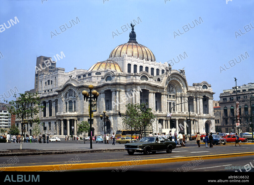 Palace of Fine Arts in Mexico City, Art Nouveau, Art Deco, work by architects Adamo Boari and completed by Federico Mariscal, was opened in 1934.