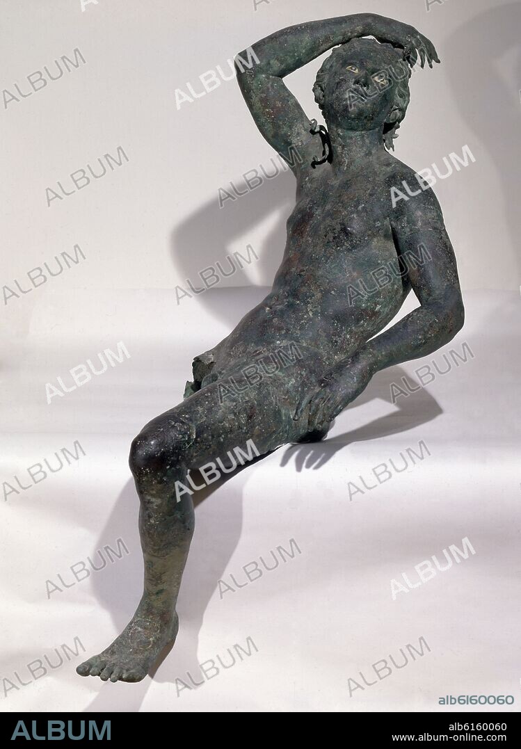 APOLO O BACO HELENISTICO EN BRONCE PROCEDENTE DE PINEDO.