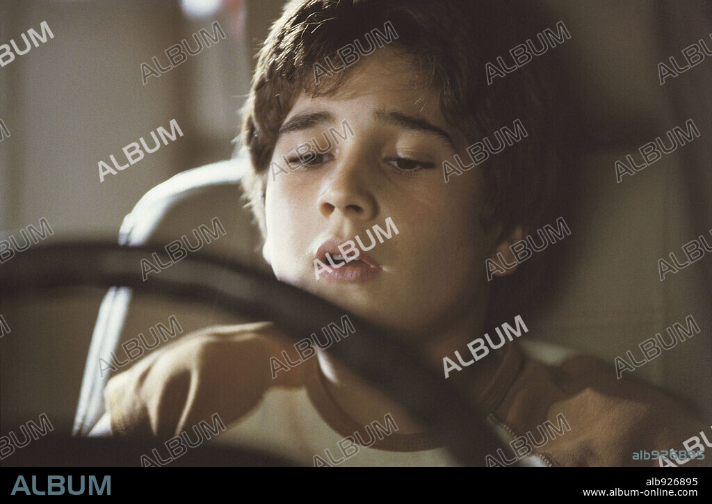 BORJA NAVAS in VOLANDO VOY, 2006, directed by MIGUEL ALBALADEJO. Copyright SOGECINE.