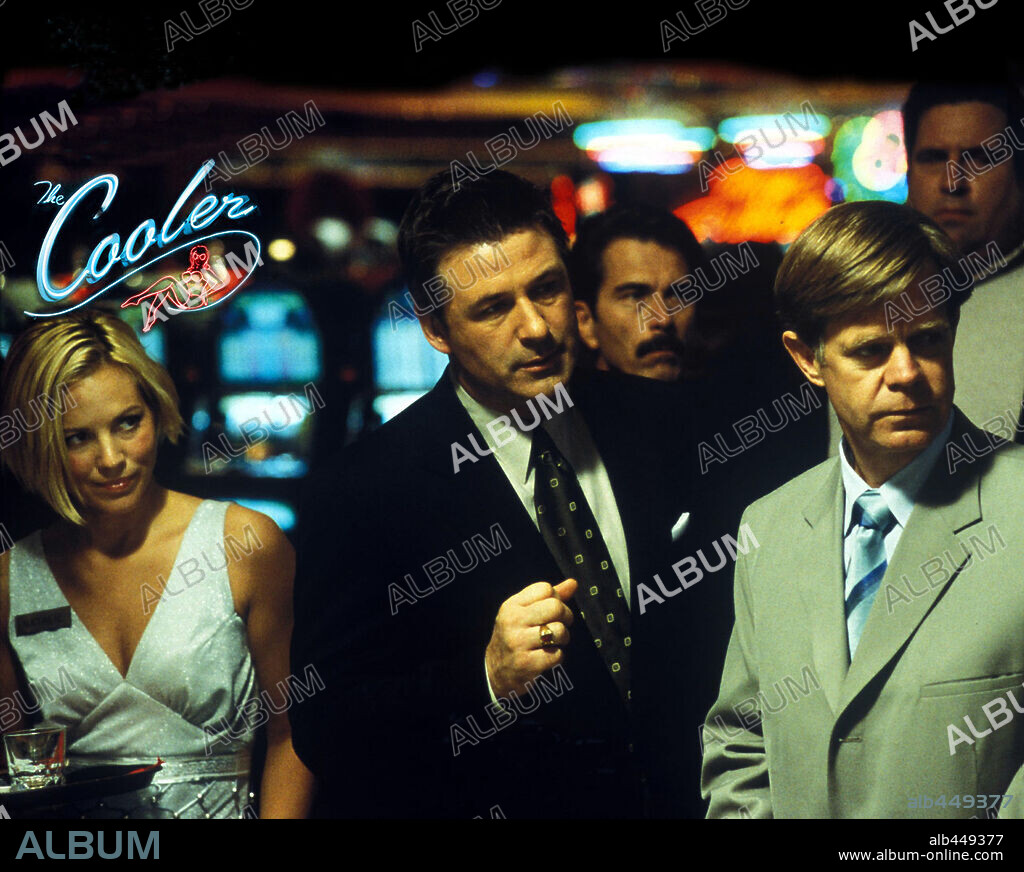 ALEC BALDWIN and WILLIAM H. MACY in THE COOLER, 2003, directed by WAYNE KRAMER. Copyright CONTENTFILM/DOG POND FILMS/FURST FILMS/VISIONBOX.