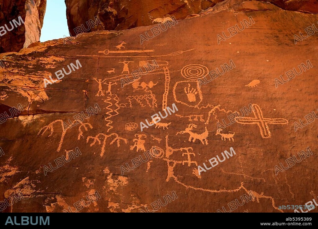 Indian petroglyphs of the Anasazi, Atlatl rock, Valley of Fire State Park, Nevada, USA, North America.