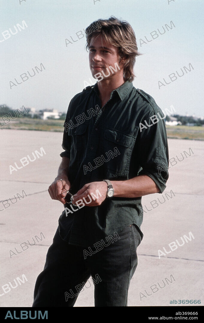BRAD PITT in SPY GAME 2001 directed by TONY SCOTT. Copyright