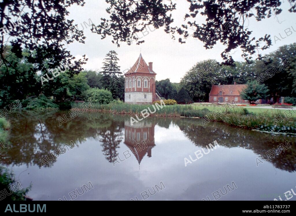 Small house called Pirkentavl next to Rosenholm Castle, Jutland, Denmark. Used as alchemy laboratory by Count Holger Rosenkrantz (1574-1642). - © TopFoto / Fortean.