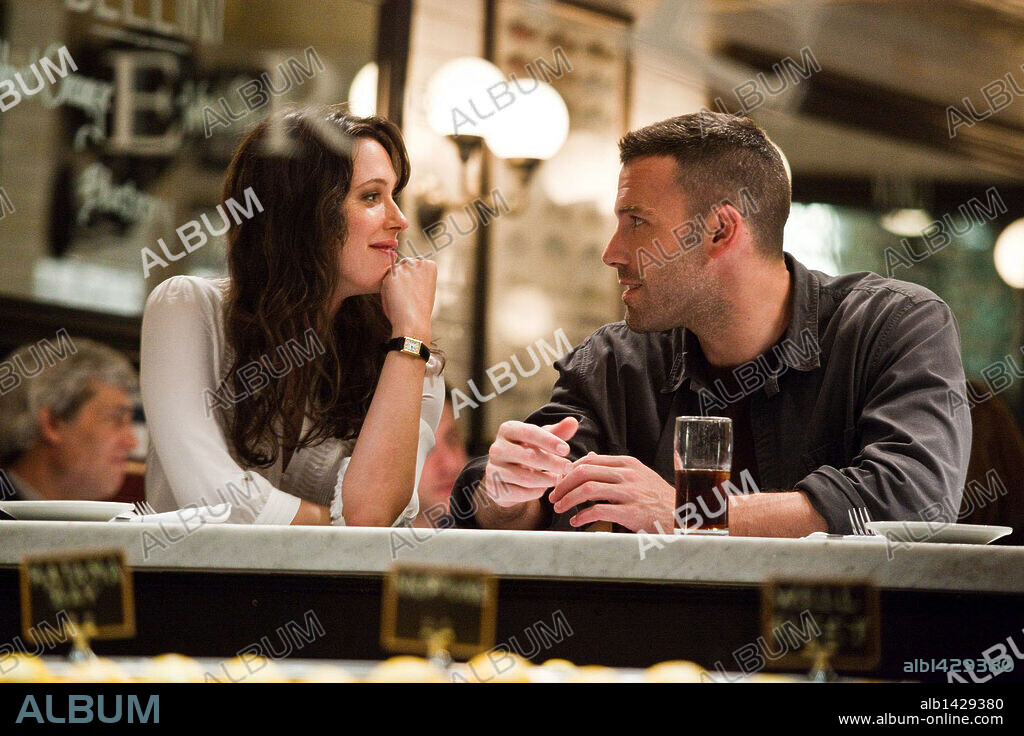 BEN AFFLECK and REBECCA HALL in THE TOWN, 2010, directed by BEN AFFLECK. Copyright WARNER BROS PICTURES.