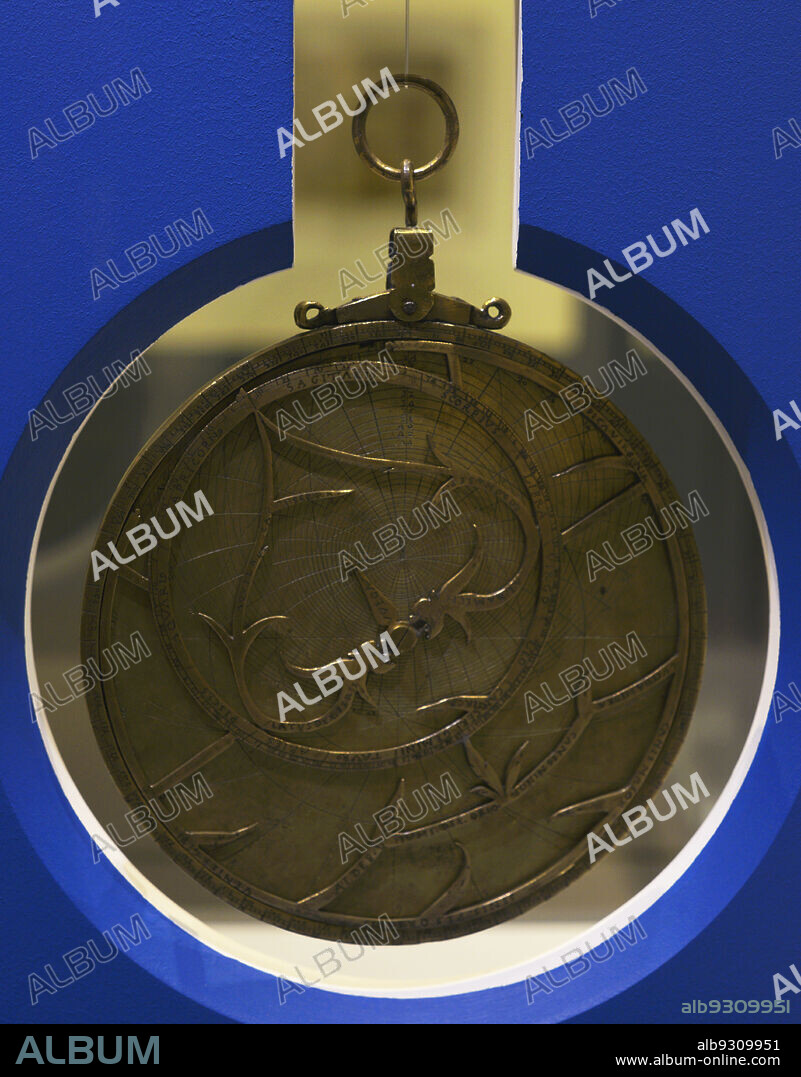 Astrolabio planisférico, h. 1500. Museo de Marina. Lisboa. Portugal.