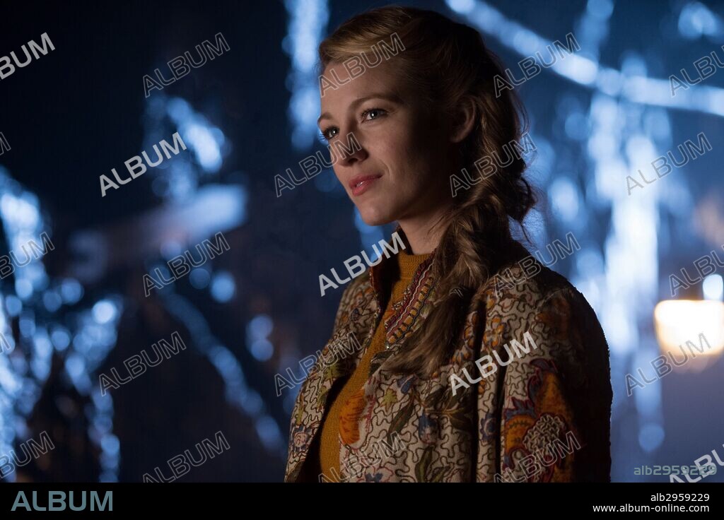 BLAKE LIVELY en EL SECRETO DE ADALINE, 2015 (THE AGE OF ADALINE), dirigida por LEE TOLAND KRIEGER. Copyright LAKESHORE ENTERTAINMENT / PERA, DIYAH.