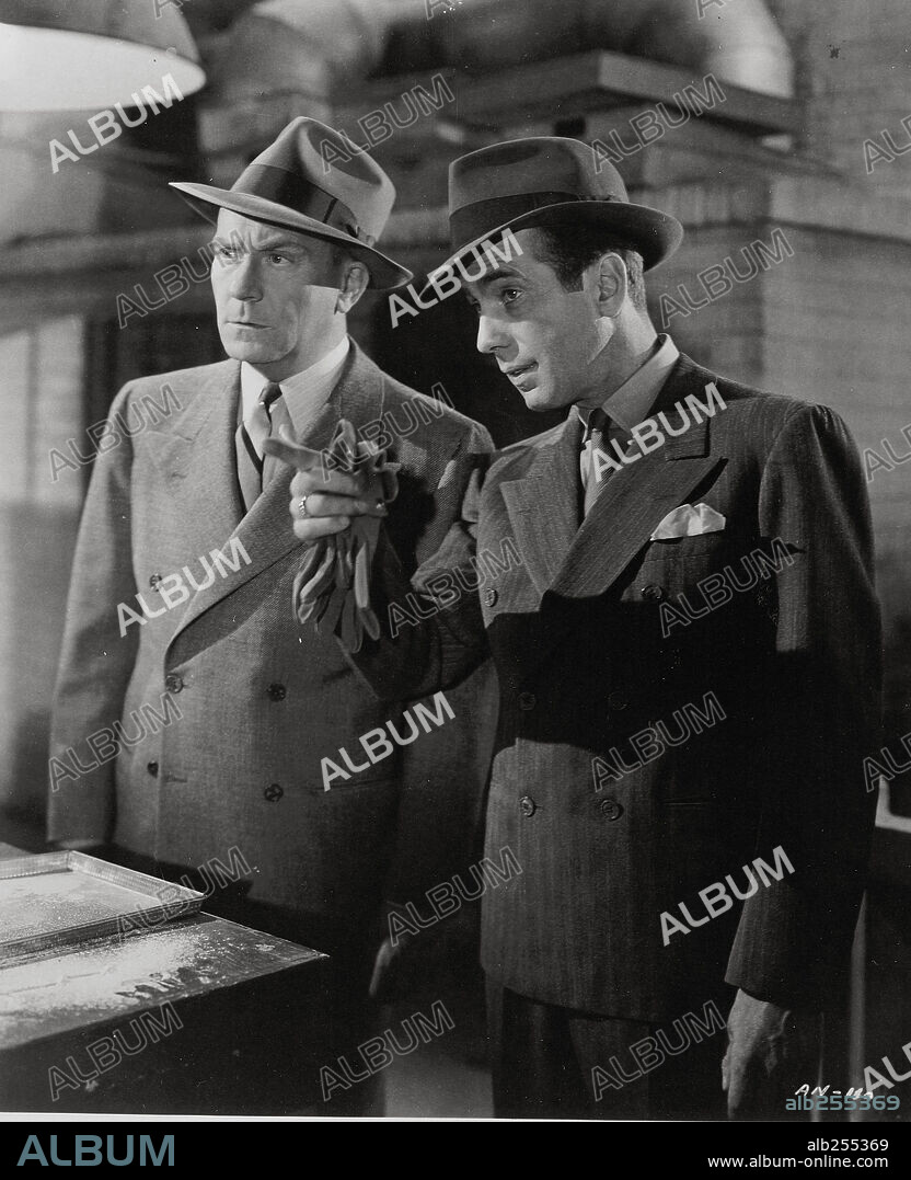 HUMPHREY BOGART and WILLIAM DEMAREST in ALL THROUGH THE NIGHT, 1942, directed by VINCENT SHERMAN. Copyright WARNER BROS/FIRST NATIONAL.