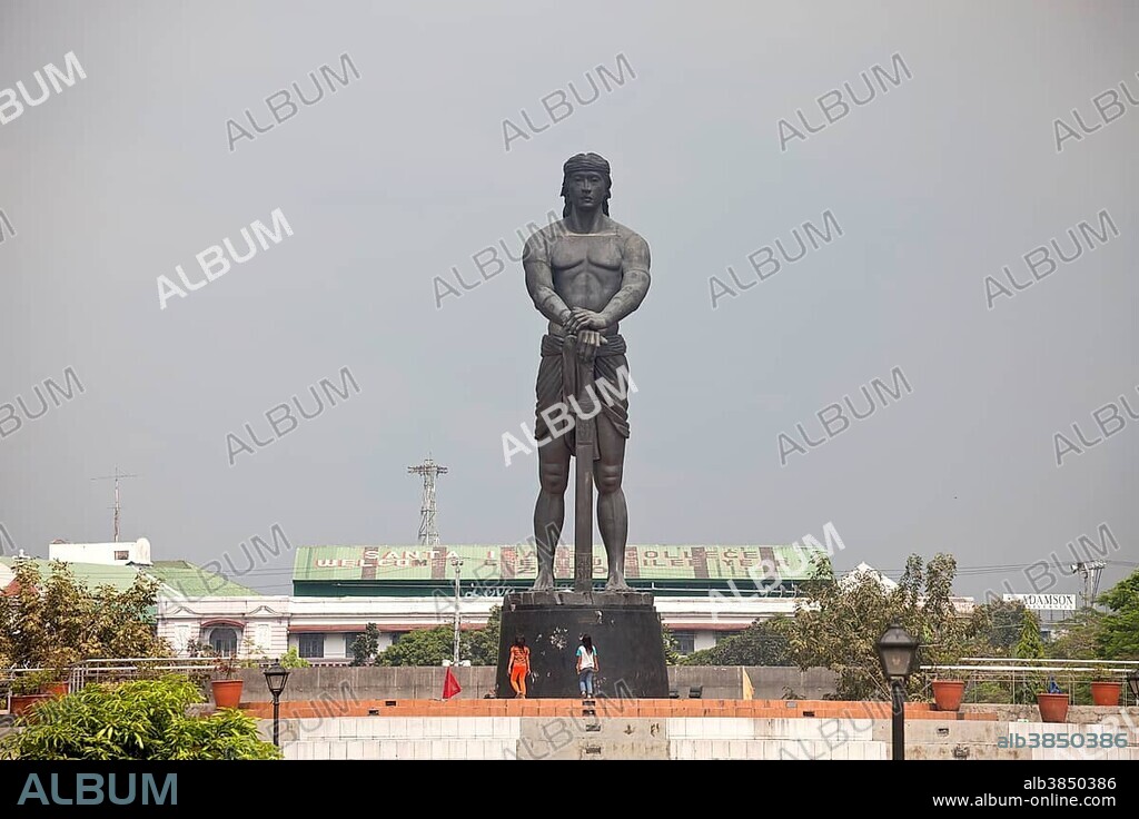 Lapu Lapu Monument, giant statue, in Rizal Park, Manila, Philippines, Asia.