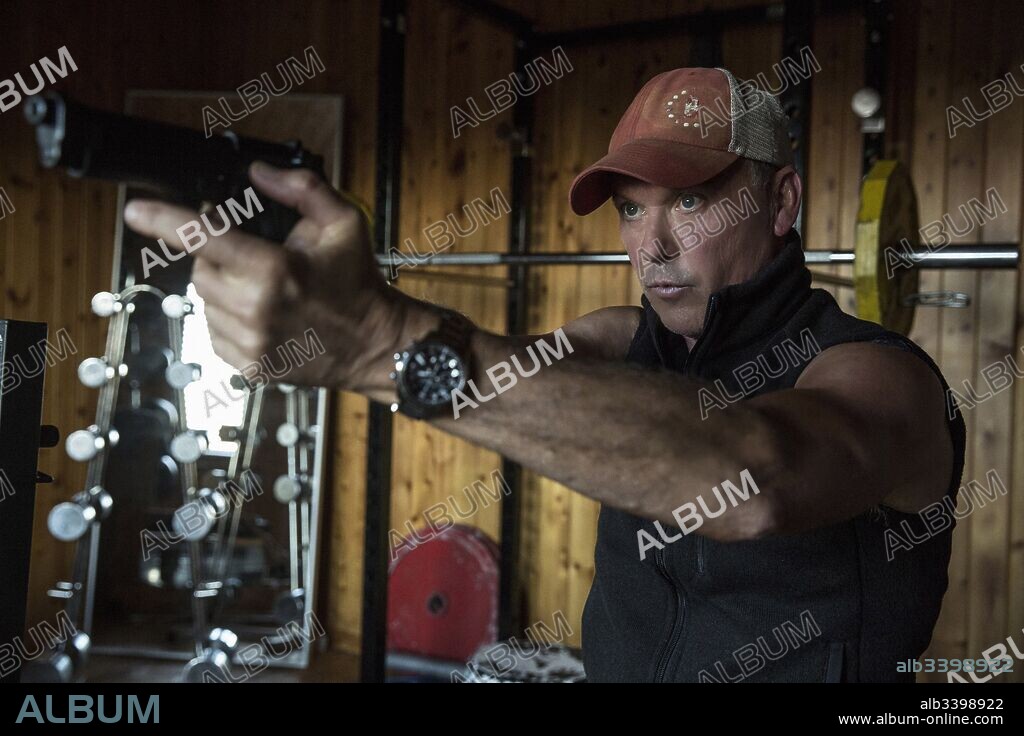 MICHAEL KEATON en AMERICAN ASSASSIN, 2017, dirigida por MICHAEL CUESTA. Copyright LIONSGATE/CBS FILMS.