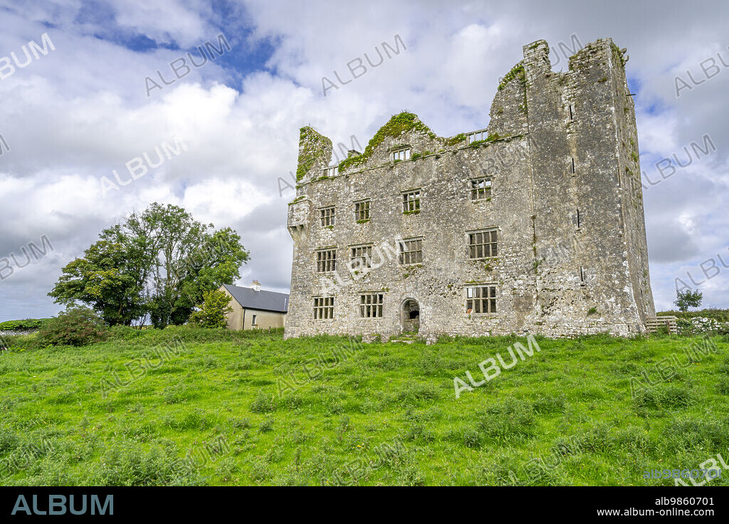 Leamaneh Castle, 15th century tower house, The Burren, County Clare, Ireland, United Kingdom.