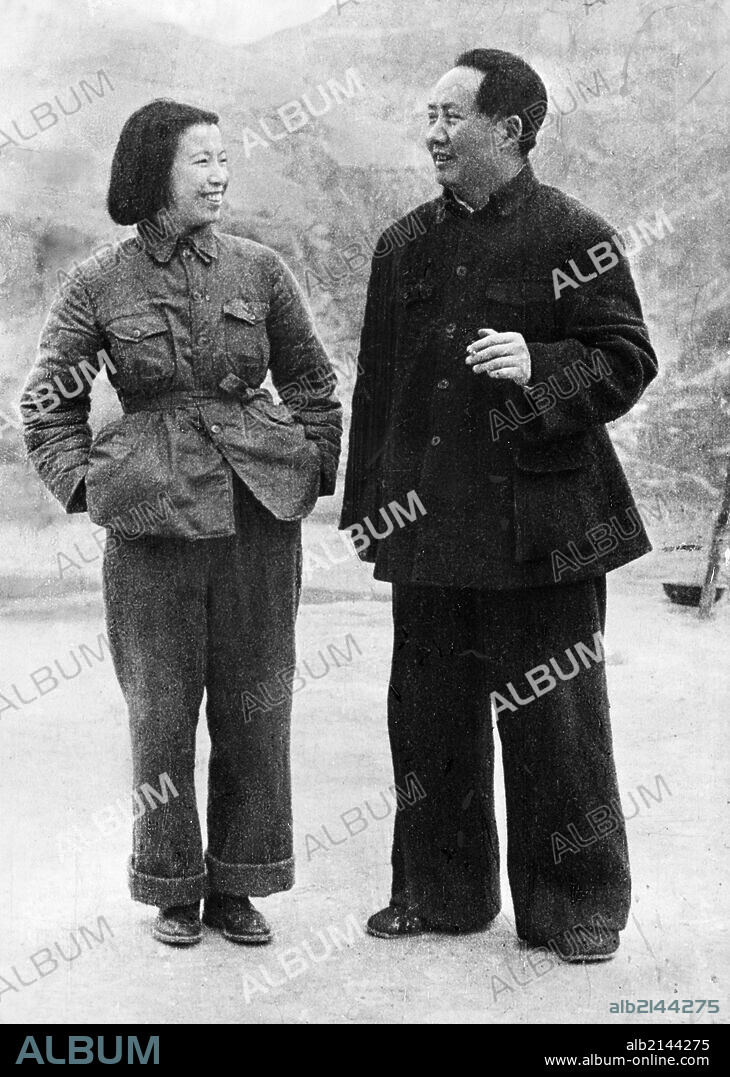 Mao zedong with his wife, jiang qing (mme, mao) about 1945. 01/02/1945