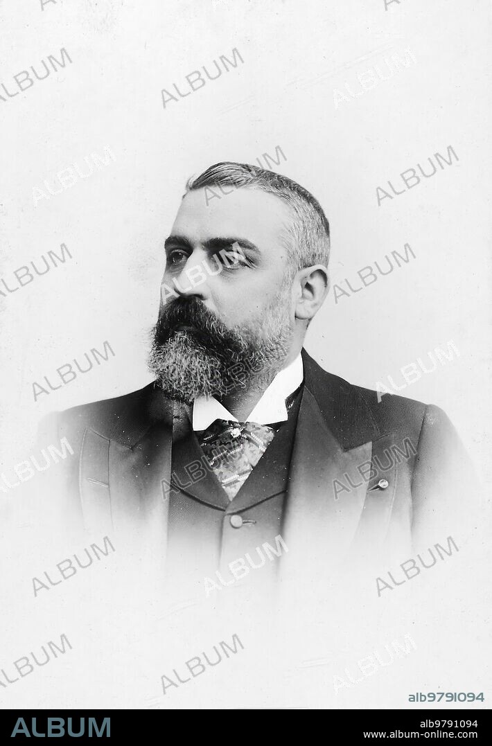 Provisión de Altos Cargos.
D. Rafael Comenge, oficial mayor del ministro de la Gobernación.
(foto Torres García).