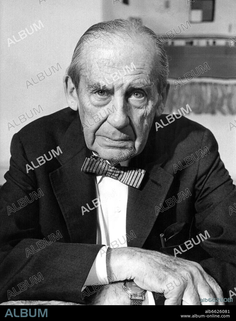 Professor Walter Gropius on the 8th of April in 1961. He founded the Bauhaus, an art school, in 1919 in Weimar. 08/04/1961