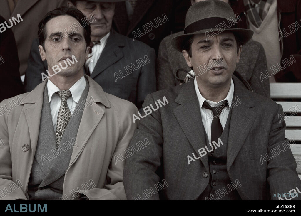 DIEGO PERETTI y RICARDO DARIN en LA SEÑAL, 2007, dirigida por MARTIN HODARA y RICARDO DARIN. Copyright FENIX/PAMPA FILM/PATAGONIK FILM GROUP/RETRATOS PRODUCCIONES.
