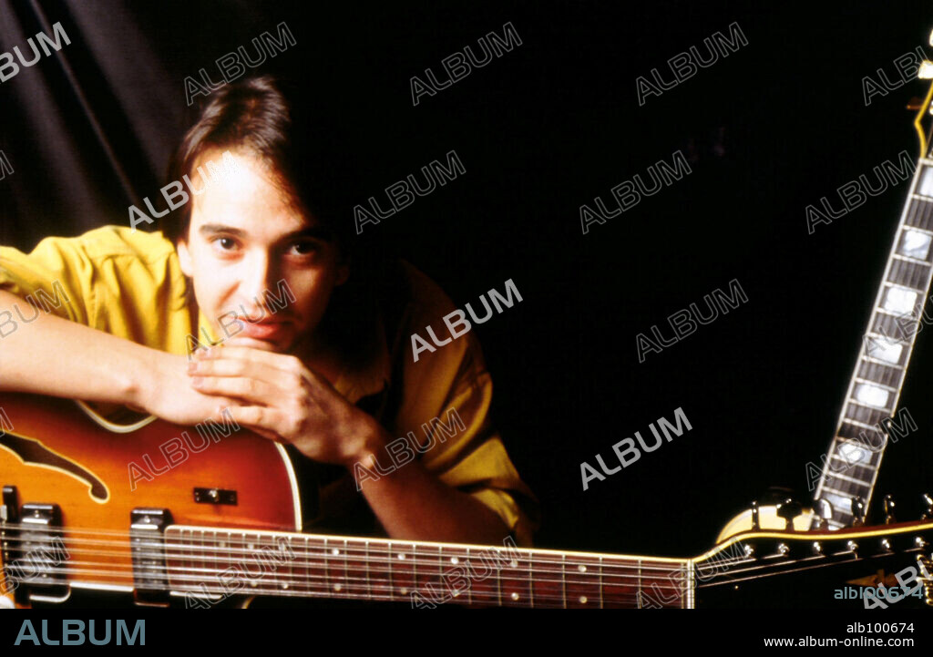 Enrique Urquijo, miembro del grupo de música pop-rock español, Los Secretos, fundado en Madrid. (DomingoJCasas).