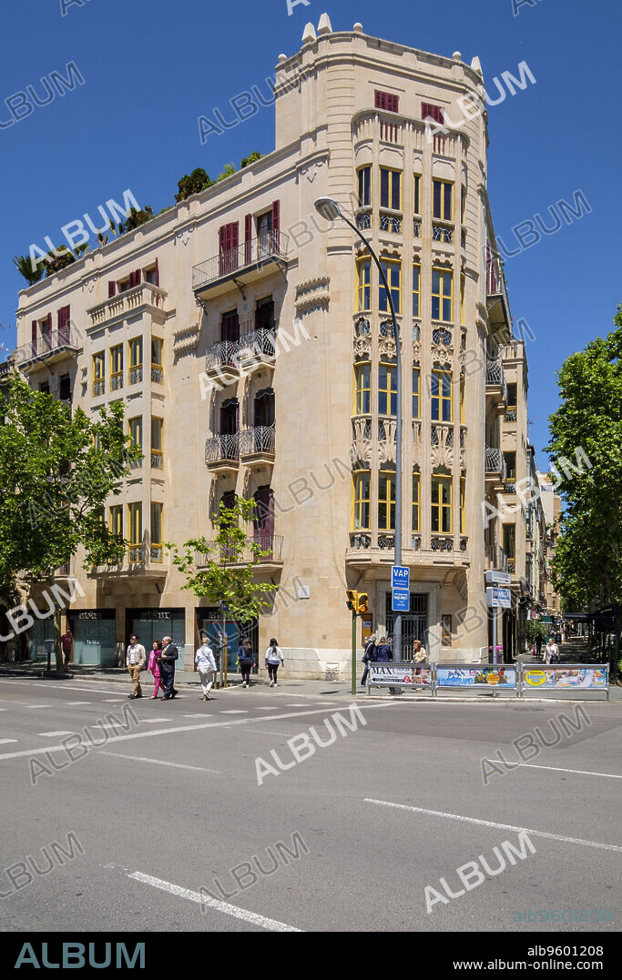 Can Segura, edificio modernista, Francesc Roca i Simó en el año 1908, Palma, Mallorca, balearic islands, Spain.