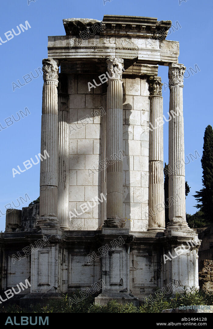 ARTE ROMANO. ITALIA. TEMPLO DE VESTA. Los restos que se conservan son de época de Septimio Severo (siglo II). En él se custodiaba el fuego sagrado en honor de la diosa Vesta. FORO ROMANO. ROMA.