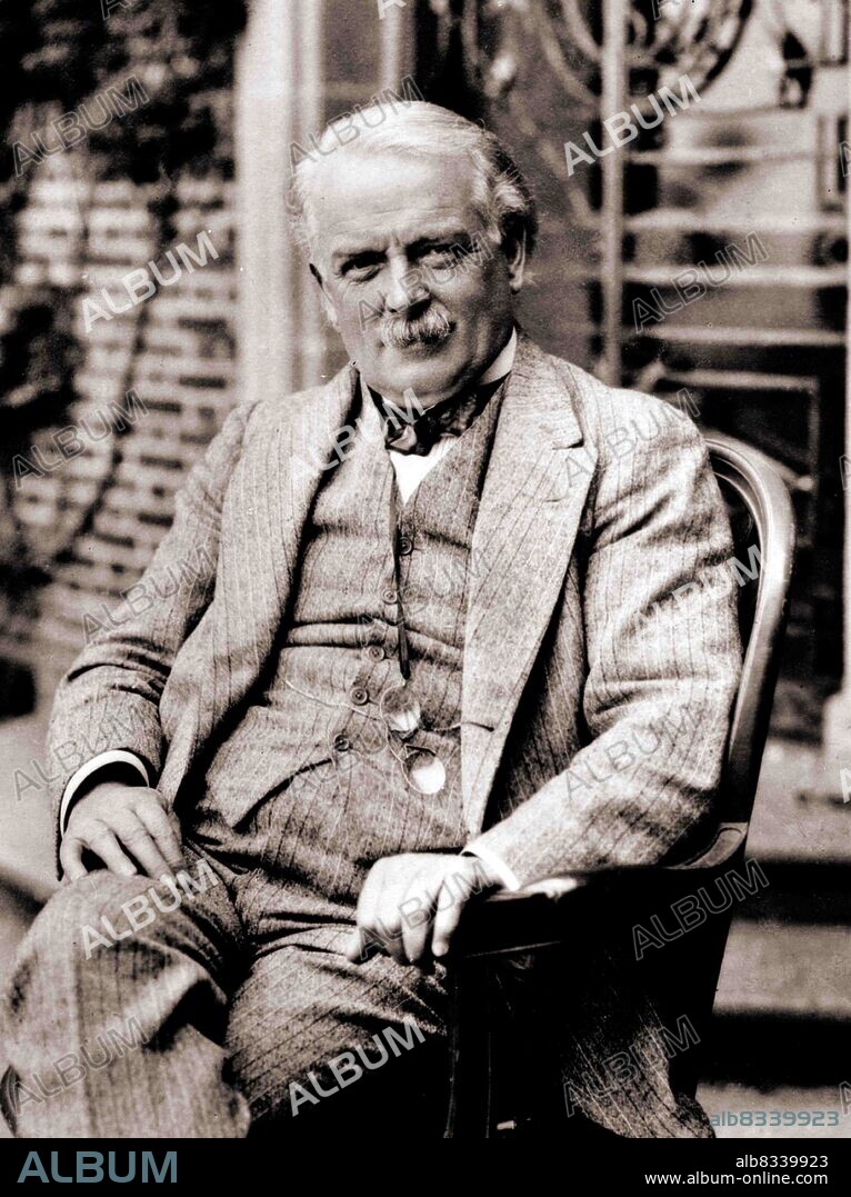 David Lloyd George, 1st Earl Lloyd-George of Dwyfor, OM PC (17 January 1863 - 26 March 1945) was a British statesman and Liberal Party politician who served as Prime Minister of the United Kingdom from 1916 to 1922. The last Liberal to serve as prime minister, he held the office during the final two years of the First World War and led the British delegation at the 1919 Paris Peace Conference.