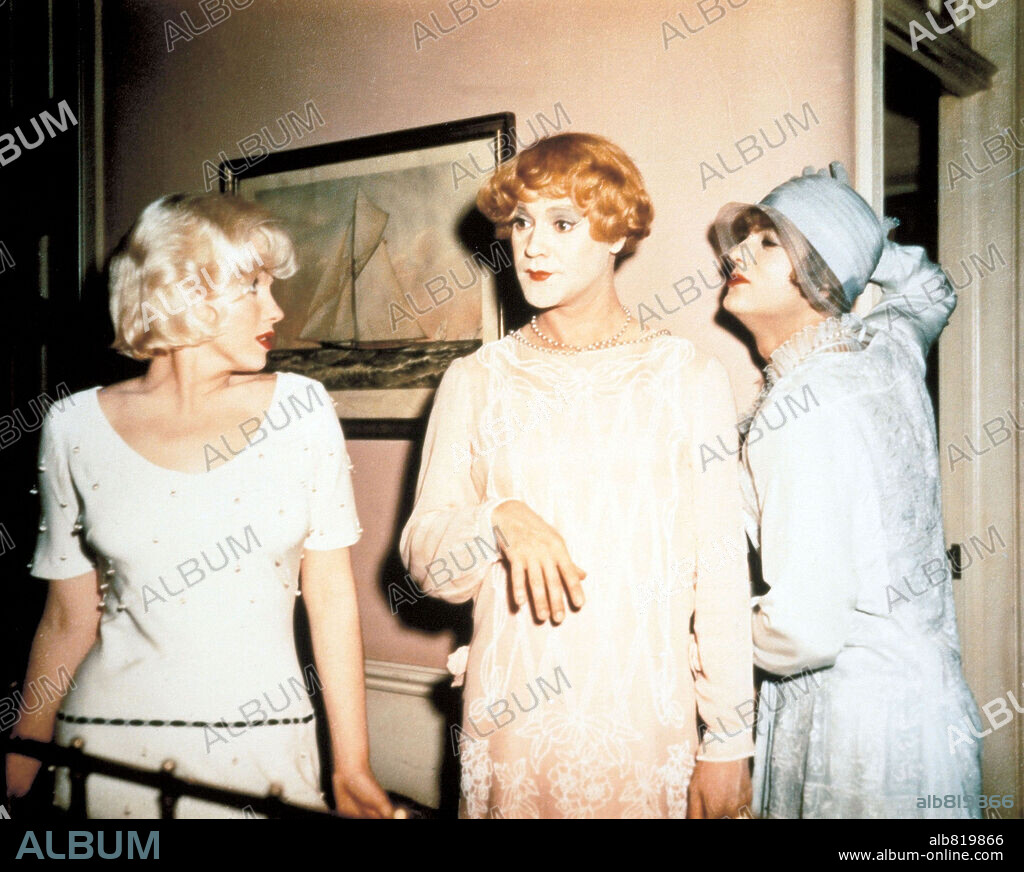 NORMA JEAN BAKER, TONY CURTIS und JACK LEMMON. JACK LEMMON, MARILYN MONROE und TONY CURTIS in MANCHE MÖGEN'S HEISS, 1959 (SOME LIKE IT HOT), unter der Regie von BILLY WILDER. Copyright UNITED ARTISTS.