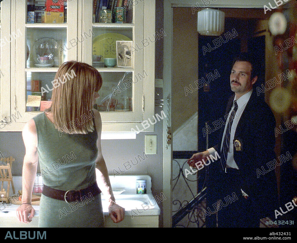 MARK RUFFALO and MEG RYAN in IN THE CUT, 2003, directed by JANE CAMPION. Copyright SCREEN GEMS.