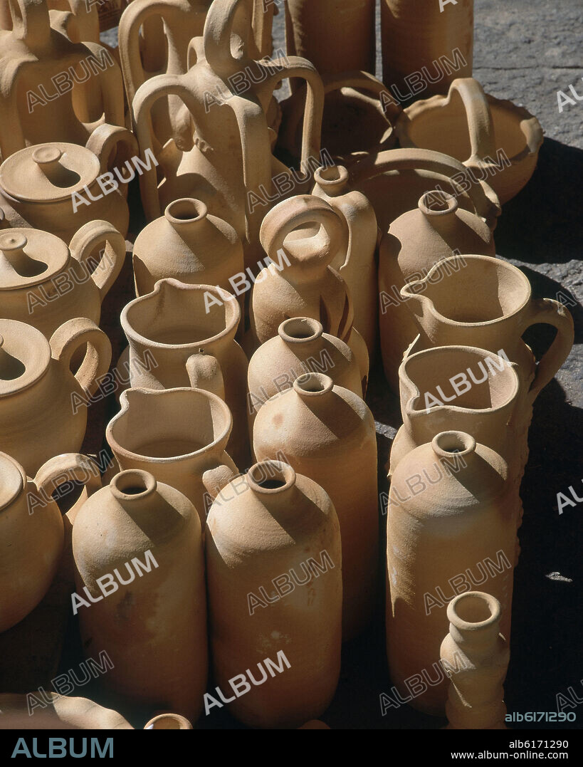 BOTES,BOTELLAS Y JARRA DE BARRO SIN VIDRIAR-S XX CERAMICA POOPULAR.