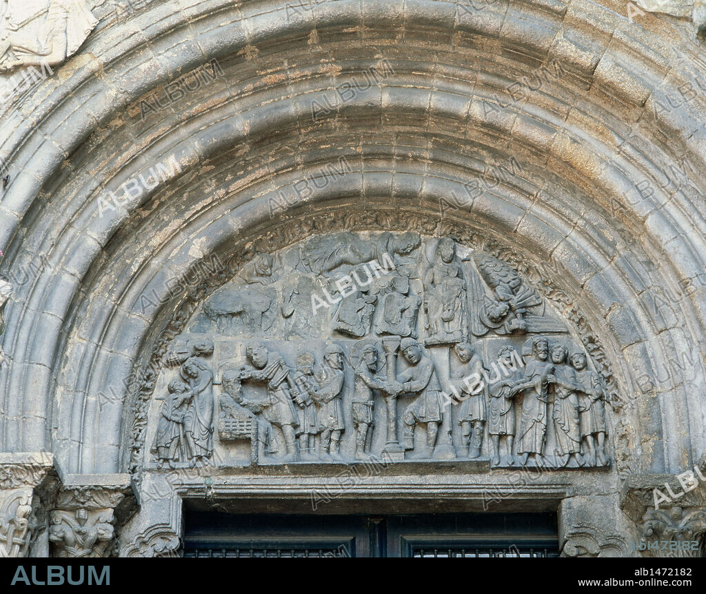 ARTE ROMANICO. ESPAÑA. CATEDRAL (siglos XI y XII). PORTICO DE LAS PLATERIAS (S. XI). única fachada original que se conserva del templo, aunque ha sido modificada. Detalle del TIMPANO de la portada derecha con la REPRESENTACION DE ESCENAS DE LA VIDA DE CRISTO. SANTIAGO DE COMPOSTELA. Provincia de A Coruña. Galicia.