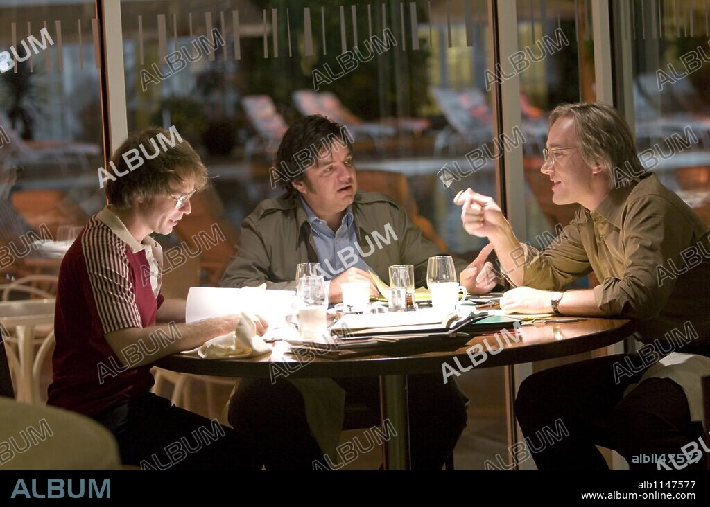 MATTHEW MACFADYEN, OLIVER PLATT and SAM ROCKWELL in FROST / NIXON, 2008, directed by RON HOWARD. Copyright IMAGINE ENTERTAINMENT / NELSON, RALPH.