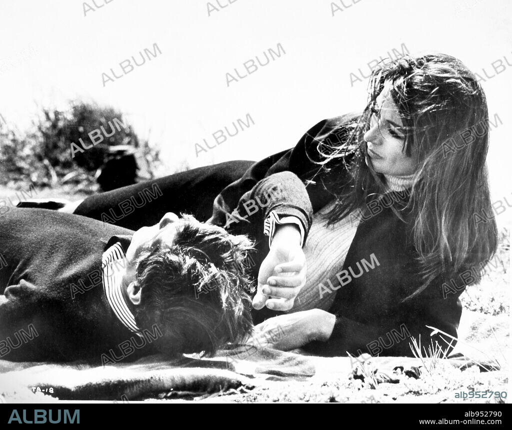 ANOUK AIMEE and OMAR SHARIF in THE APPOINTMENT, 1969, directed by SIDNEY LUMET. Copyright MARTIN POLL PRODUCTIONS.