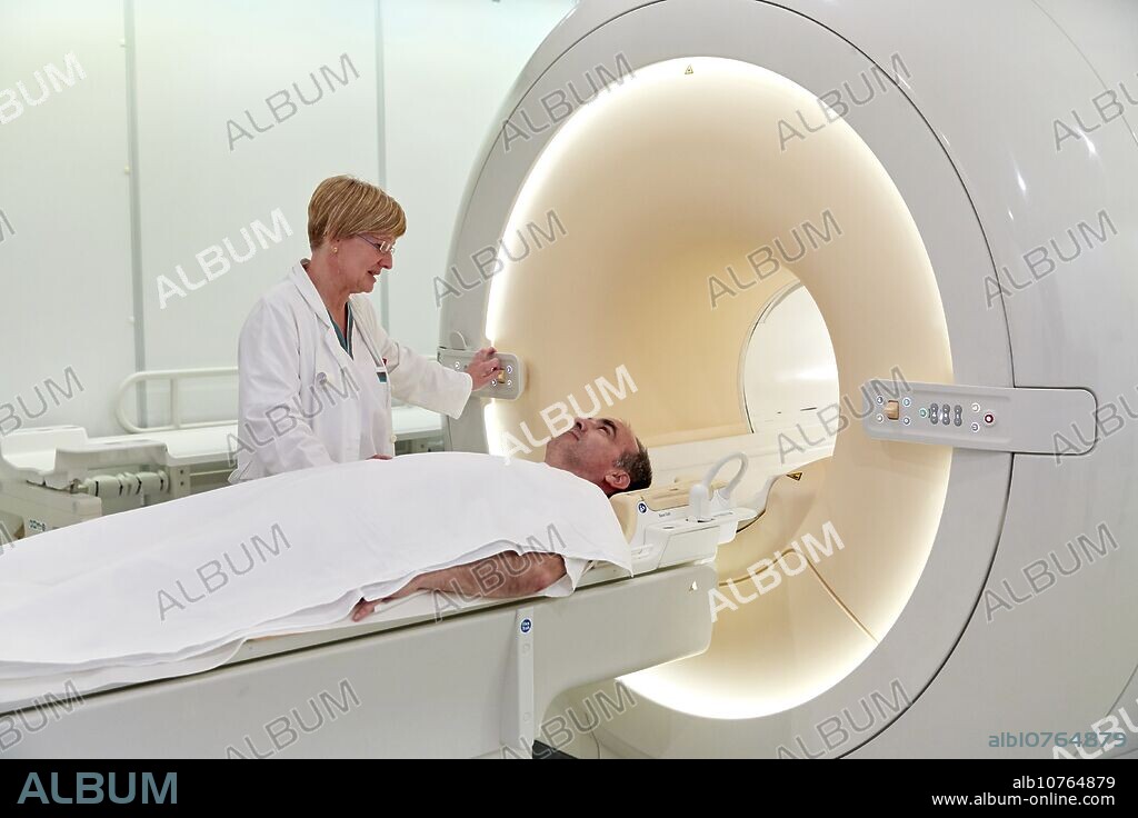 MRI scan, NMR (Nuclear Magnetic Resonance), medical imaging for diagnosis, Hospital Donostia, San Sebastian, Gipuzkoa, Basque Country, Spain.