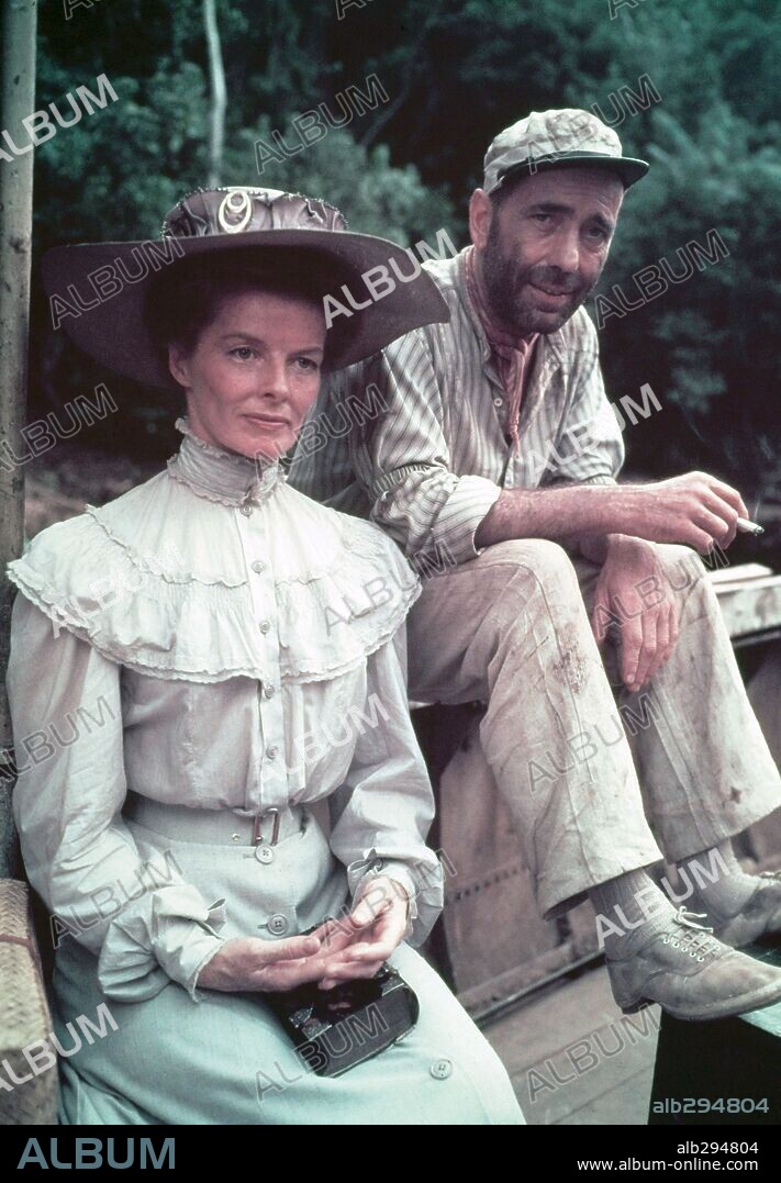 HUMPHREY BOGART und KATHARINE HEPBURN in THE AFRICAN QUEEN, 1951, unter der Regie von JOHN HUSTON. Copyright UNITED ARTISTS.