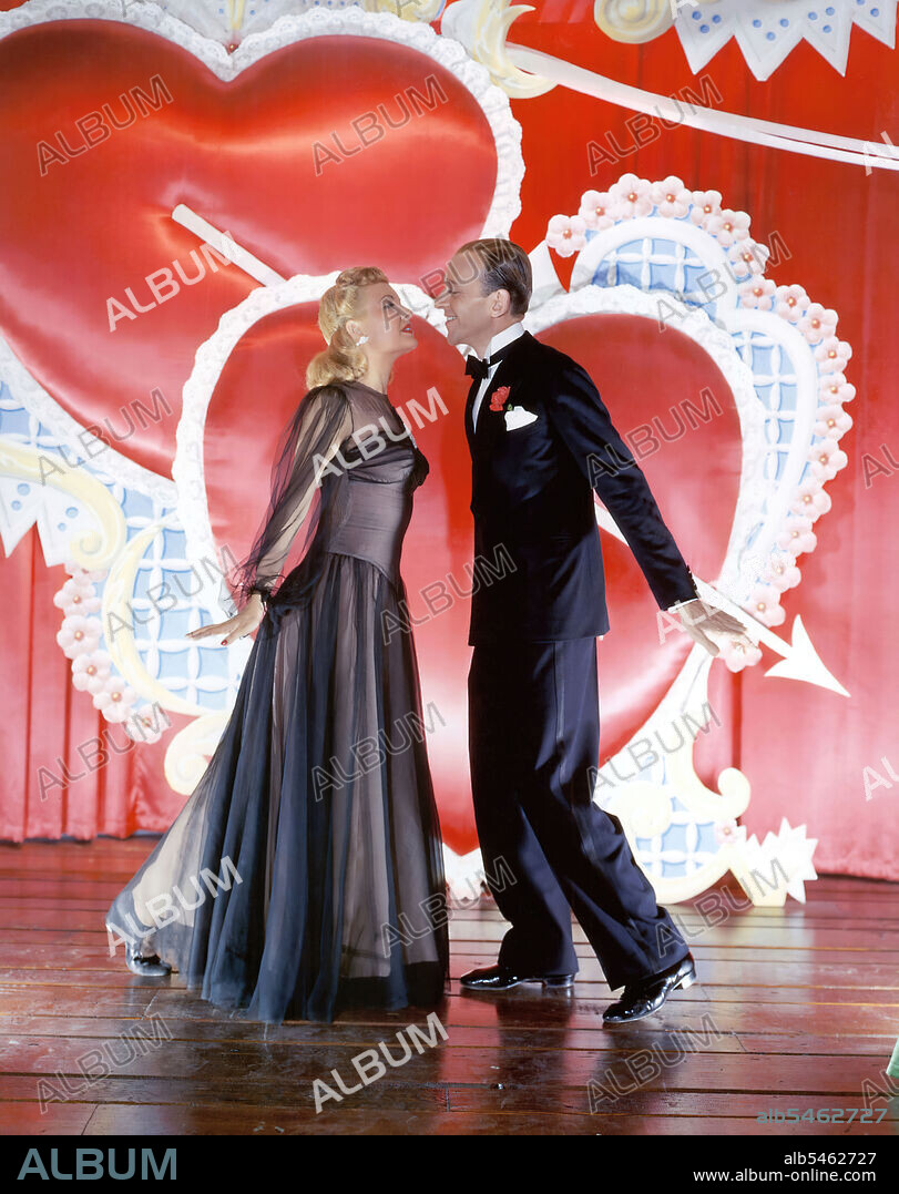 FRED ASTAIRE and MARJORIE REYNOLDS in HOLIDAY INN, 1942, directed by MARK SANDRICH. Copyright PARAMOUNT PICTURES.