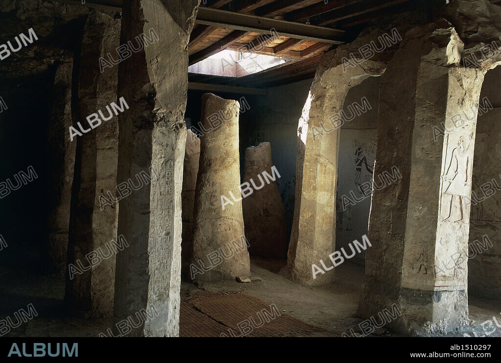 Egypt - El-Moa'alla - Tomb of Ankhtifi, interior.