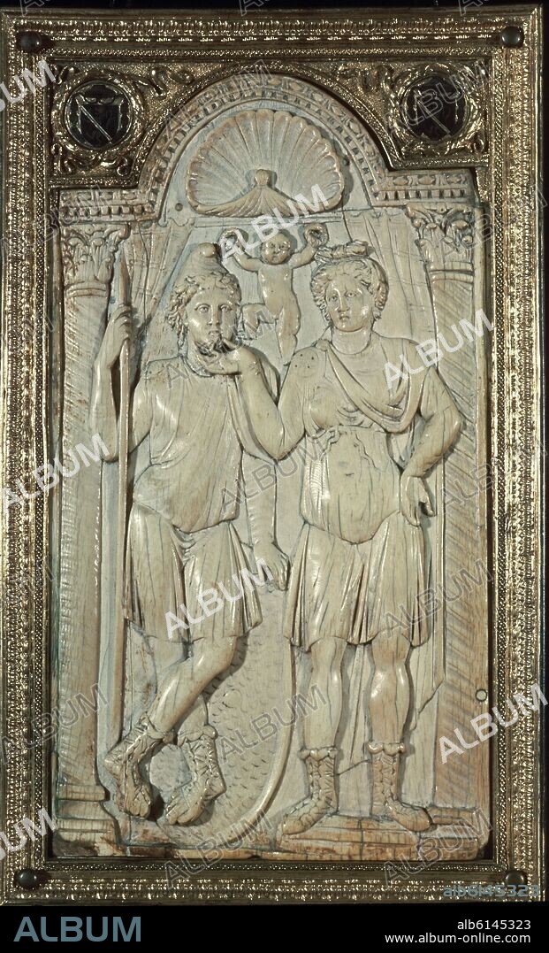 DIPTICO CARIGNANO DE MARFIL Y MARCO DE ORO - ARTE CAROLINGIO - SIGLO VIII-IX.