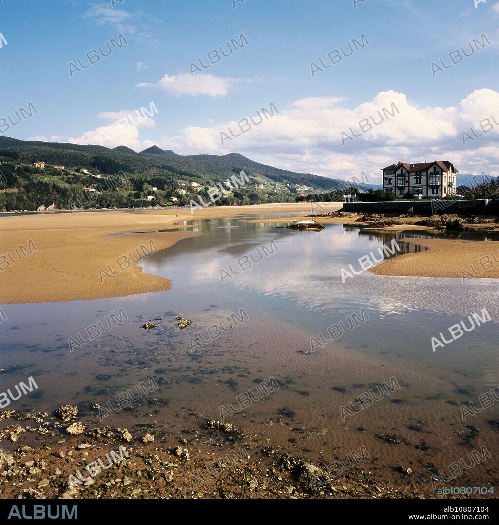 Txatxarramendi island, Gernika estuary, Urdaibai Biosphere Reserve, Sukarrieta, Biscay, Basque Country, Spain.