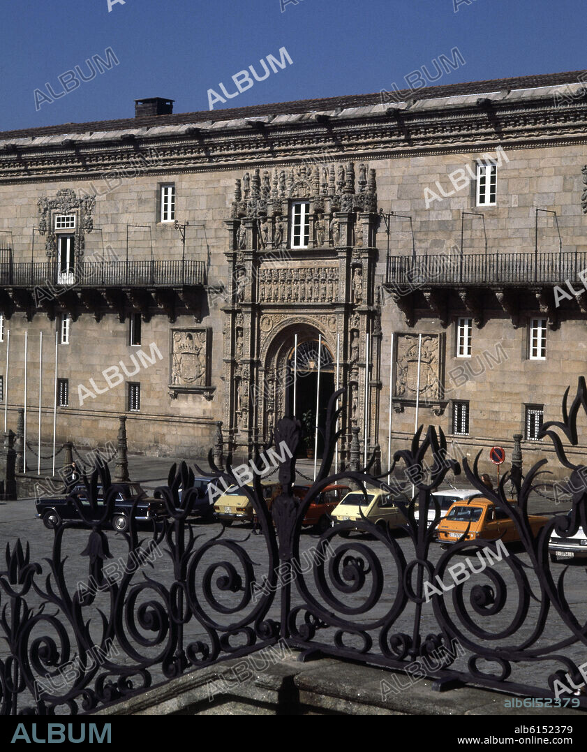 MARTIN DE BLAS Y GUILLEM DE COLAS. PORTADA PLATERESCA DEL HOSPITAL DE LOS REYES CATOLICOS - SIGLO XVI - FOTO AÑOS 70.