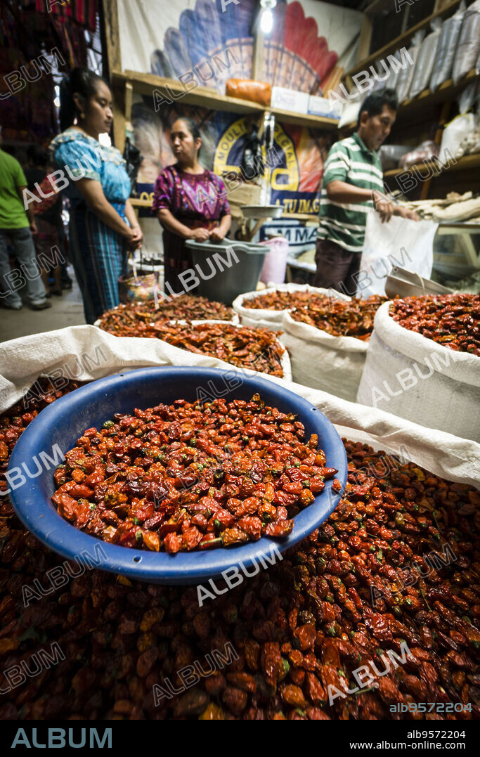 mercado,Chichicastenango ,municipio del departamento de El Quiché, Guatemala, Central America.