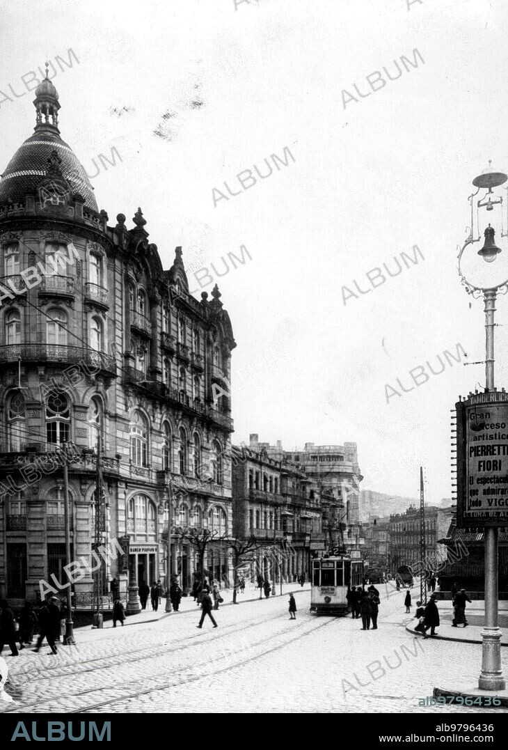1915. Vista de la calle Policarpo Sanz (Vigo).