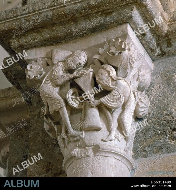 Vézelay, Basilika Ste-Madeleine (erbaut 12./13.Jh.), Kapitell im Mittelschiff mit der Darstellung der mystischen Mühle, Symbol für das Verhältnis von Altem Testament = Korn zu Neuem Testament = Mehl. Morvan, (Frankreich, Burgund). Vezelay, Basilica Sainte Madeleine (built 12th/13th century), capital of the nave, the mystic mill, Vezelay, Burgund, Frankreich.