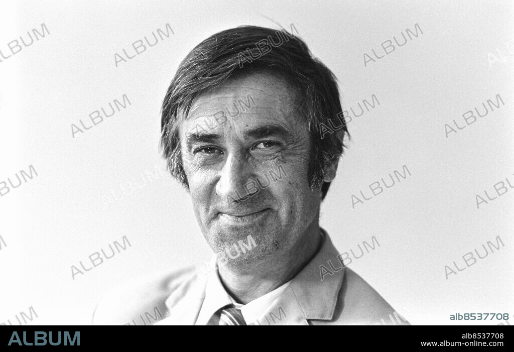 1971-06-08.. Carl Magnus von Seth, författare och radioman.. Foto: Bo-Aje Mellin / RiR / SVT / Kod: 5600. Notis och liknande bild publ. i RiR 26/71 sid. 37 inför ett radioprogram.. RiR 20160 sv/v neg.