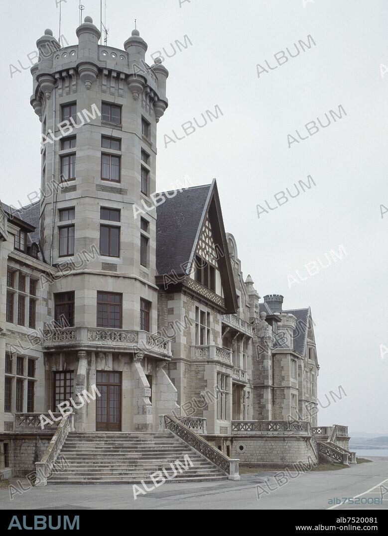JAVIER GONZALEZ DE RIANCHO / GONZALO BRINGAS VEGA. PALACIO REAL REALIZADO ENTRE 1908 Y 1911 - SEDE DE LA UNIVERSIDAD INTERNACIONAL MENENDEZ PELAYO.