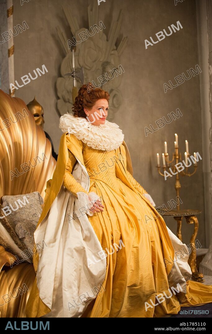 JULIA ROBERTS en BLANCANIEVES-MIRROR, MIRROR, 2011 (MIRROR MIRROR), dirigida por TARSEM SINGH. Copyright RELATIVITY MEDIA.