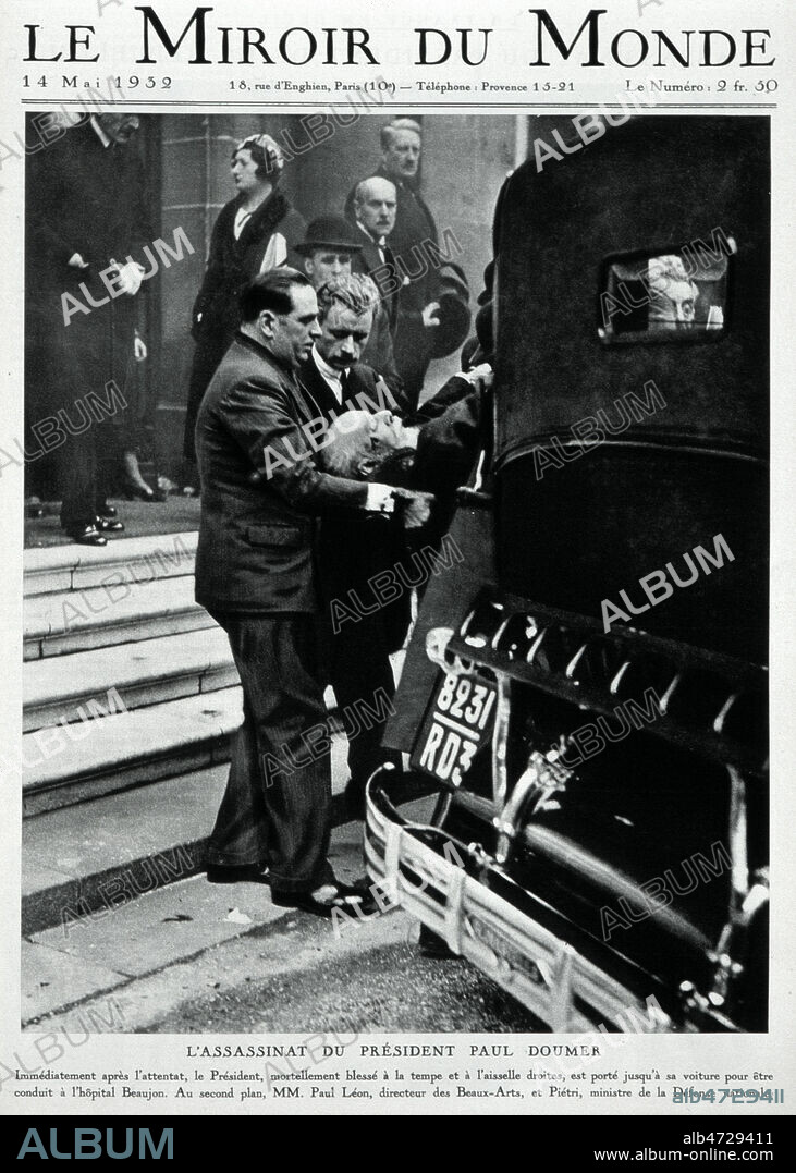 'L'assassinat du president Paul DOUMER (1857-1932)' par GORGULOFF (1895-1932). Couverture du Miroir du Monde du 14/05/1932. Credit : Collection KHARBINE-TAPABOR.