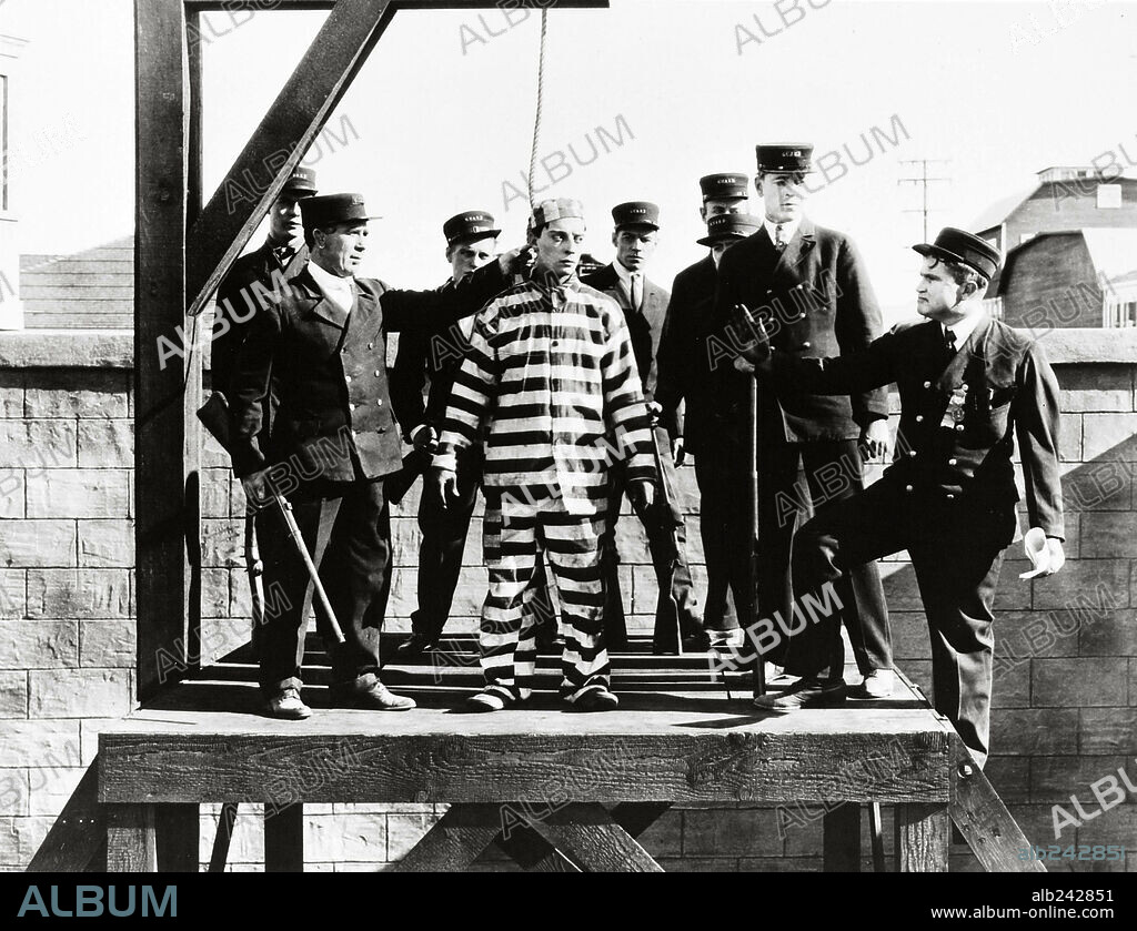 BUSTER KEATON dans CONVICT 13, 1920, réalisé par BUSTER KEATON et EDWARD F. CLINE. Copyright COMIQUE FILM CORPORATION.