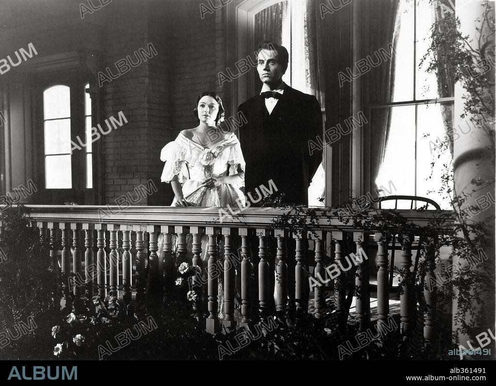 HENRY FONDA and MARJORIE WEAVER in YOUNG MR. LINCOLN, 1939, directed by JOHN FORD. Copyright 20TH CENTURY FOX.