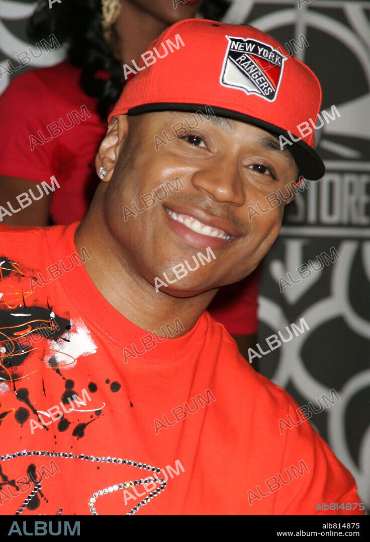 Apr 11, 2006; New York, NY, USA; Hip hop artist LL COOL J promotes his new CD 'TODD SMITH' held at Virgin Megastore Times Square.Mandatory Credit: Photo by Nancy Kaszerman/ZUMA Press.(©) Copyright 2006 by Nancy Kaszerman. 11/04/2006