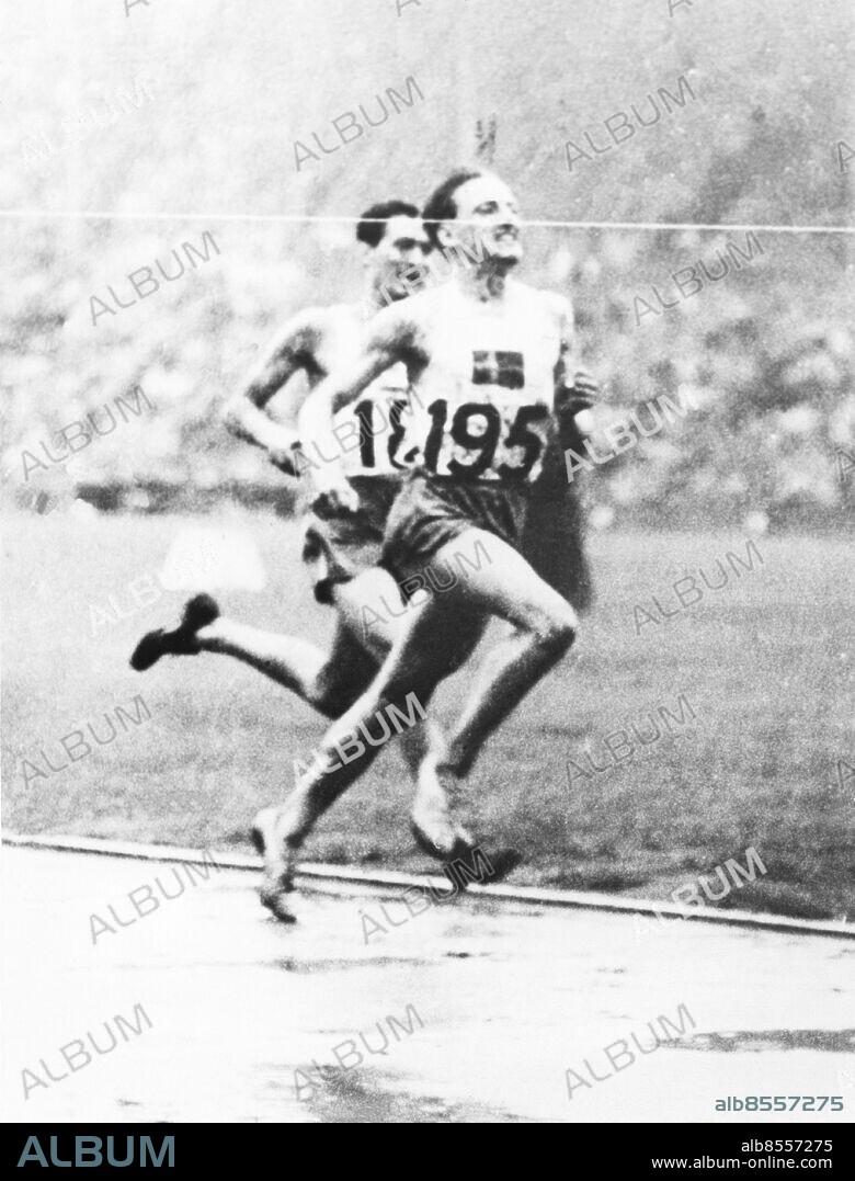 ARKIV 1948 . Lennart Strand, här i ledningen, blev silvermedaljör på 1500 meter vid OS i London 1948. Hans tid var 3.50,1. Strand slog svenskt rekord på sträckan när han sprang på 3.43,0. Tiden stod sig som rekord fram till 1954.. Foto: TT / Kod 1900.