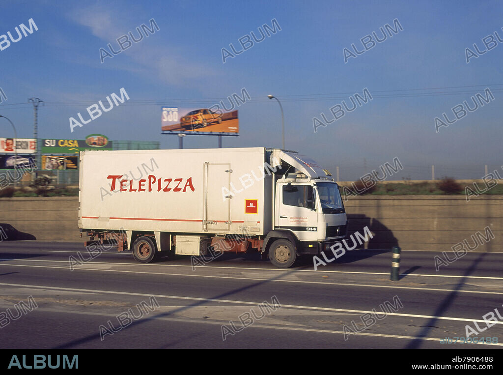 CAMION FRIGORIFICO DE REPARTO DE TELEPIZZA - FOTO AÑOS 90.