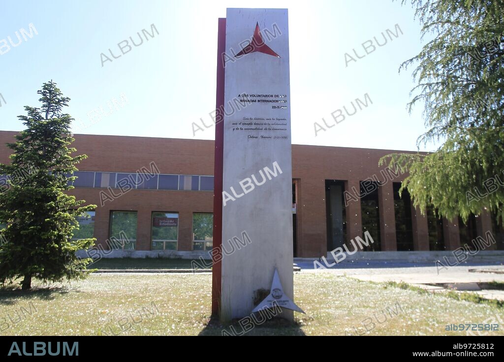 06-03-2012 View of the monument to the international brigades in the university city. Victor Lerena archdc.